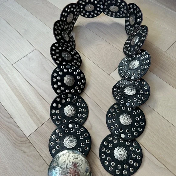 Handmade Moroccan Leather Concho Belt – Black & Silver Boho Western Cowgirl - Picture 5 of 7